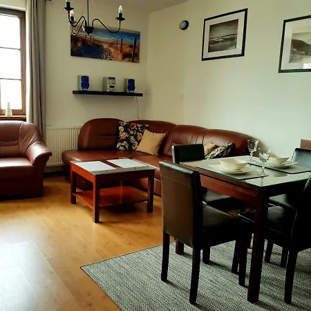 アパート Bulwar Portowy ウストカ